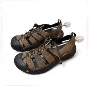 Size 11.5 KEEN Men's Newport Waterproof Leather Sandals in Bison Brown